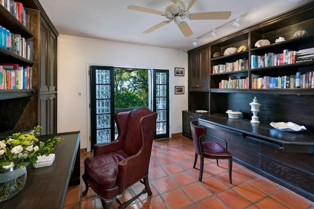 Villa Elsewhere