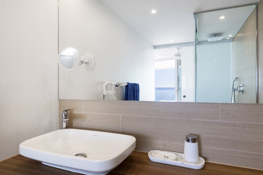Stunning Seafront Apartment in Carvajal Beach