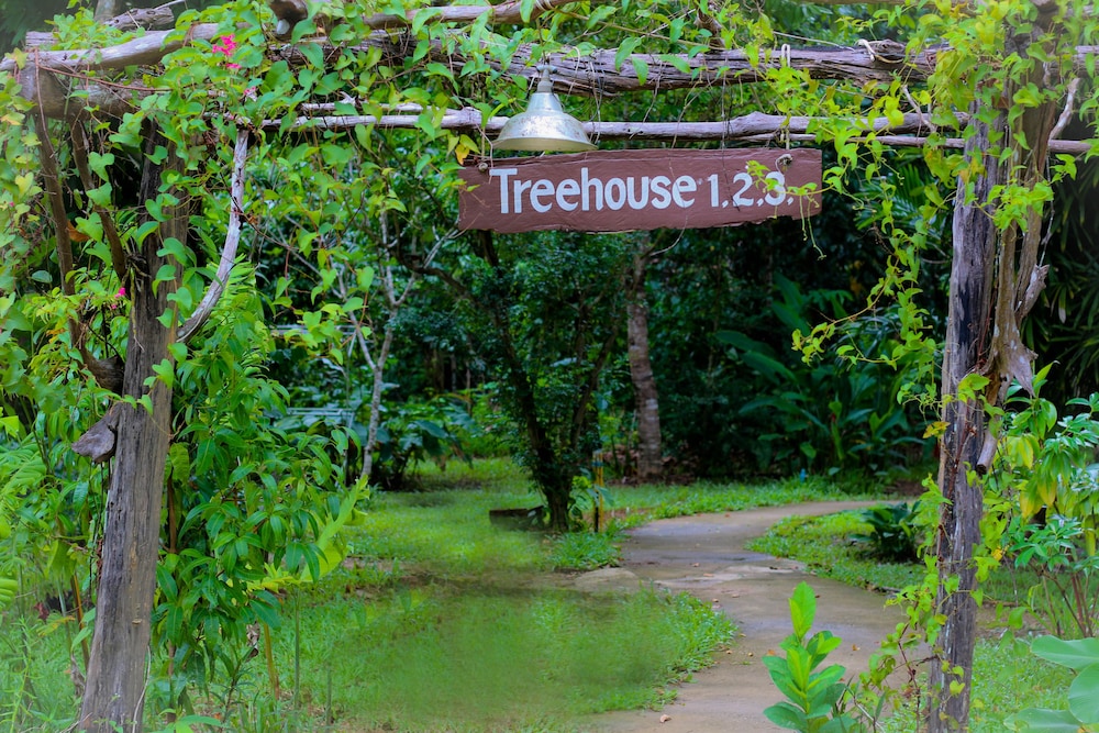 Baan Khao Sok Resort