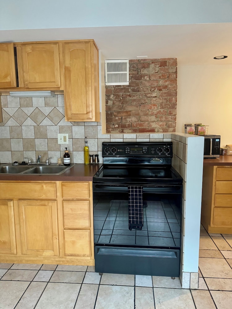 Jungle House Boutique Lofts – Downtown Columbus & Short North