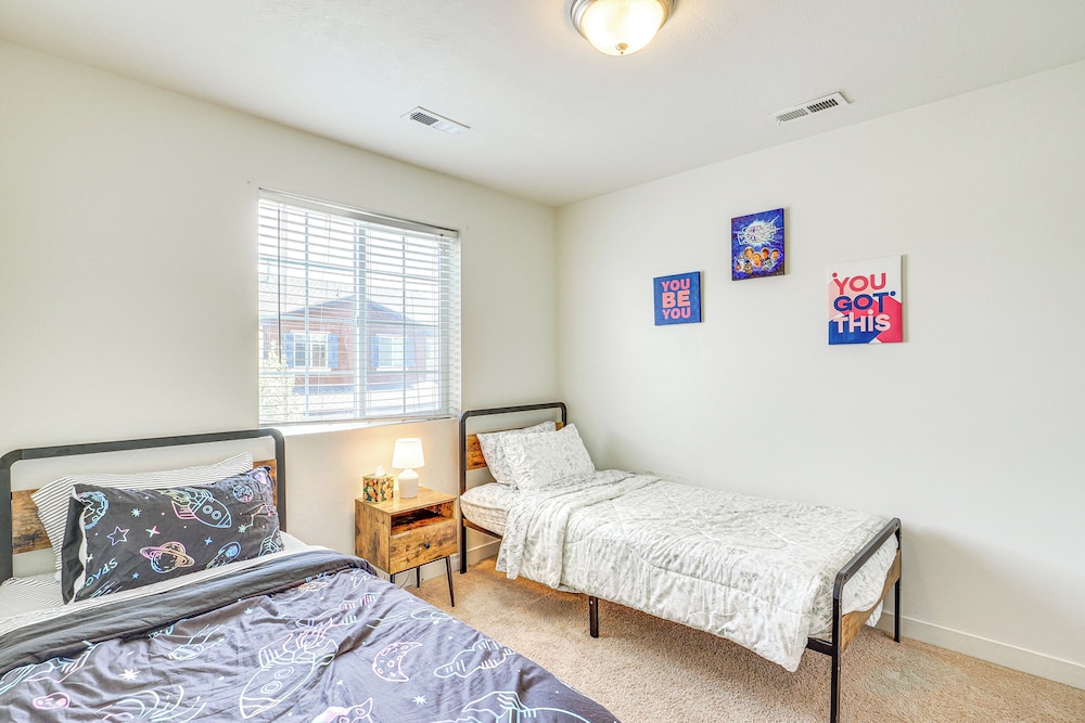 9 Mi to Downtown Slc: Peaceful Home w/ Pool Access