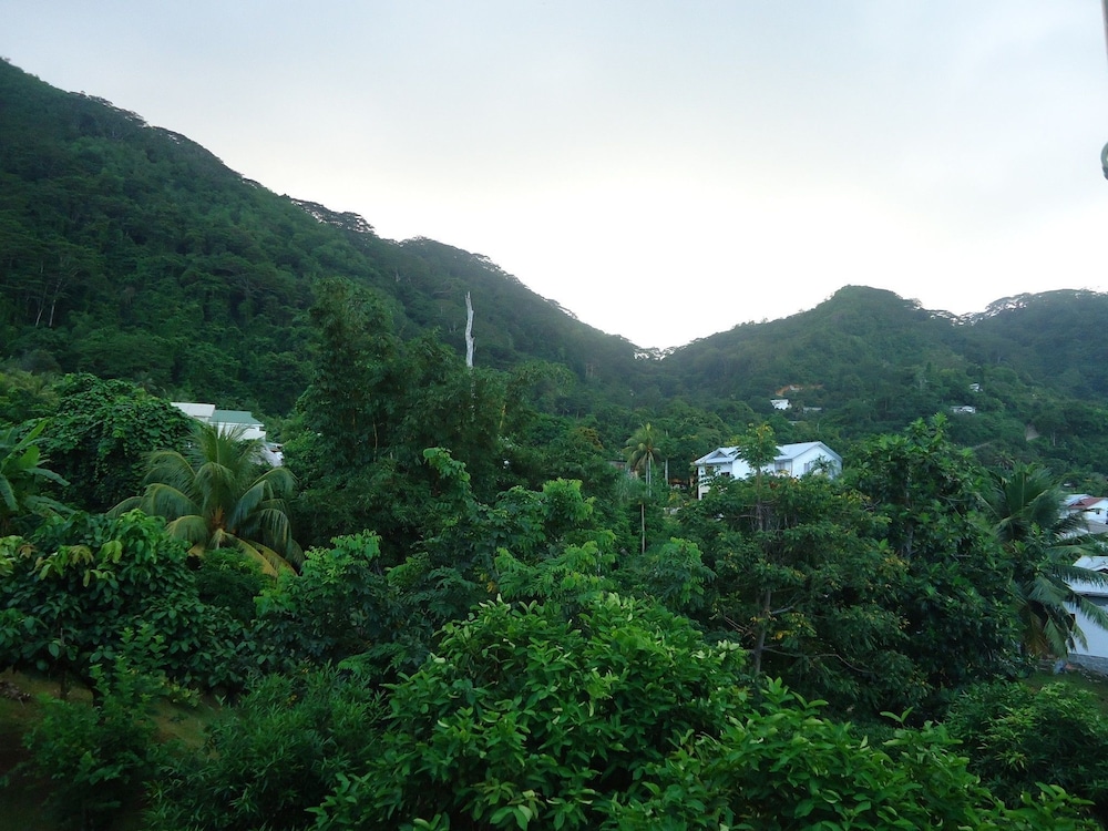 Lemongrass Lodge