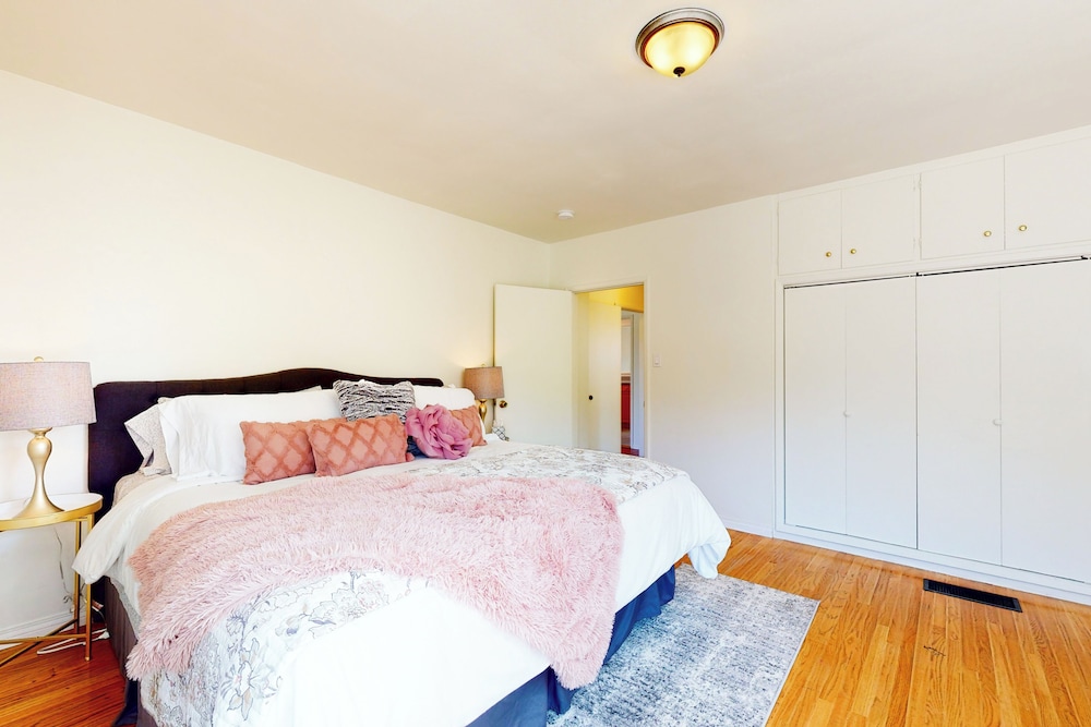 Two Dog-friendly Home, Close to Wine Country