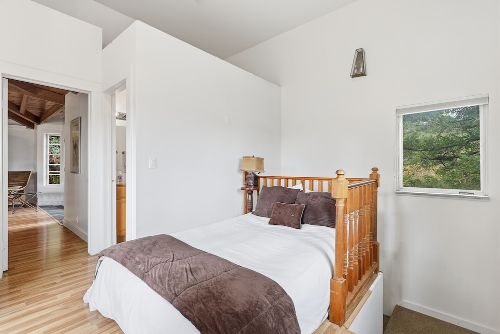 Adventure Alexander Valley Lodge With Pool & Hot Tub 6 Bedroom Villa