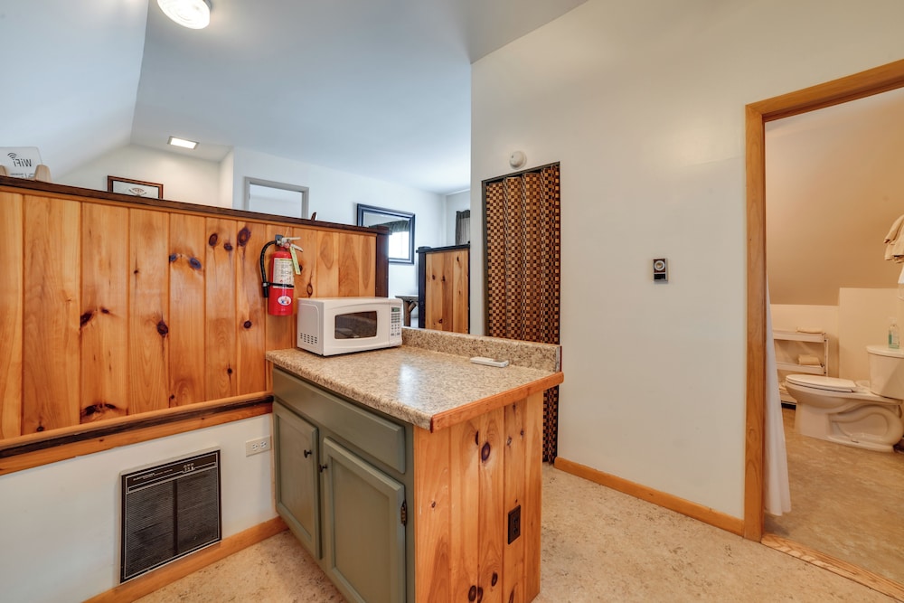 The Perch: Lakefront Cooperstown Apt