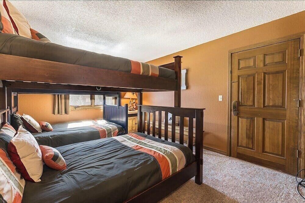 Phoenix 118A - 3 Br Condo
