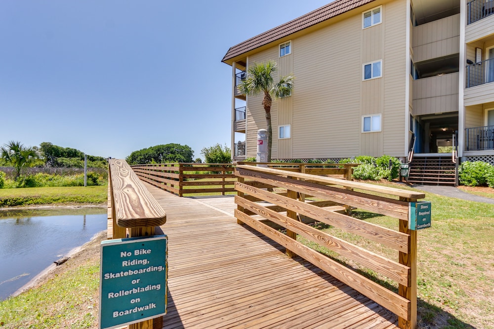 On-site Beach Access: Hilton Head Island Condo view 5