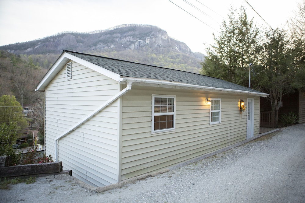 The Chimney Rock Inn & Cottages