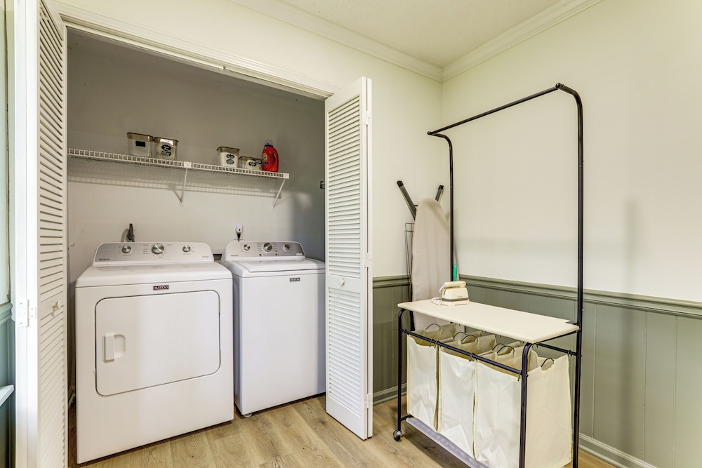 5 Mi to Stone Mountain: Lakefront Family Home
