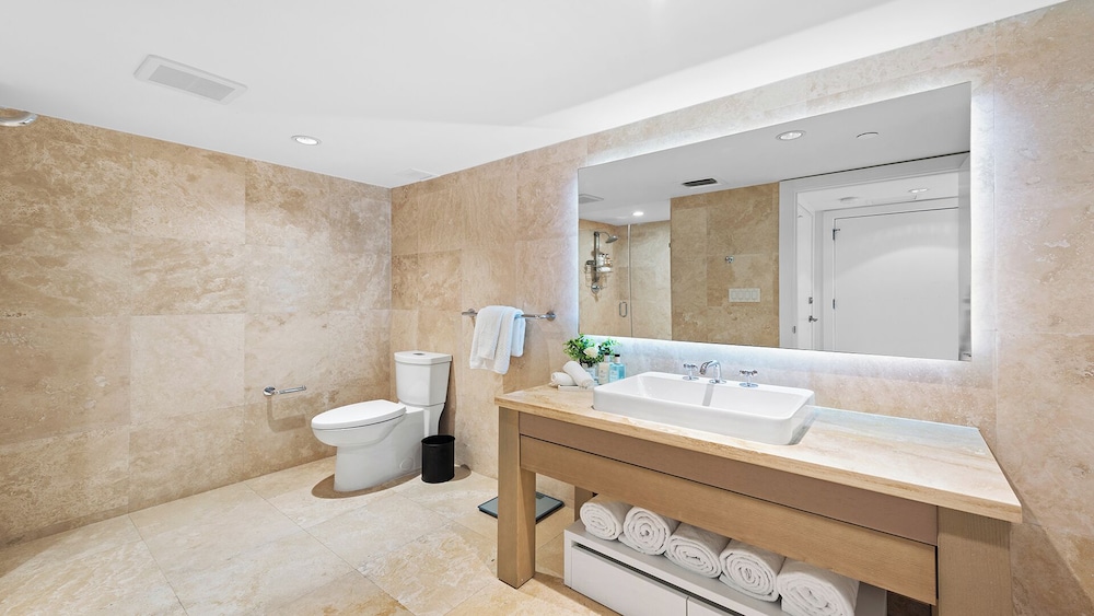 Luxury Vacation Rentals at 1 Hotel & Homes by LRMB