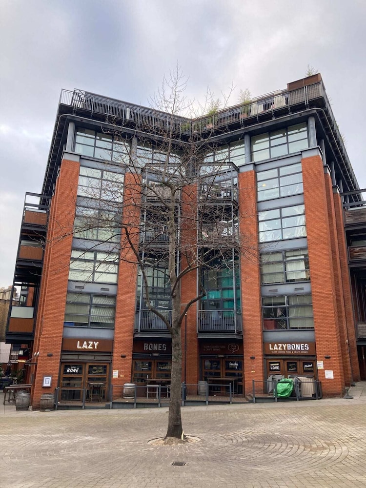 Modern And Spacious 2 Bedroom in Central London
