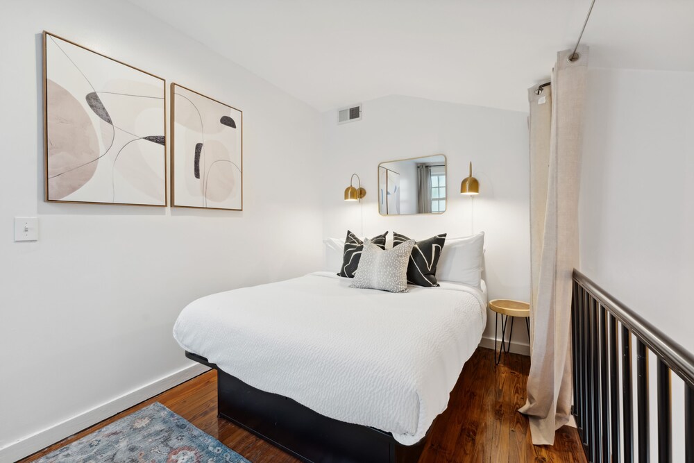 Perfect Location in Downtown Charleston view 2