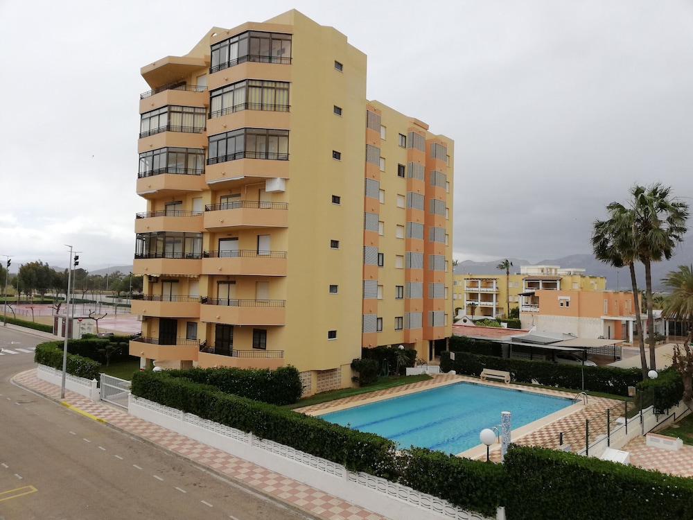 48960877 view 2