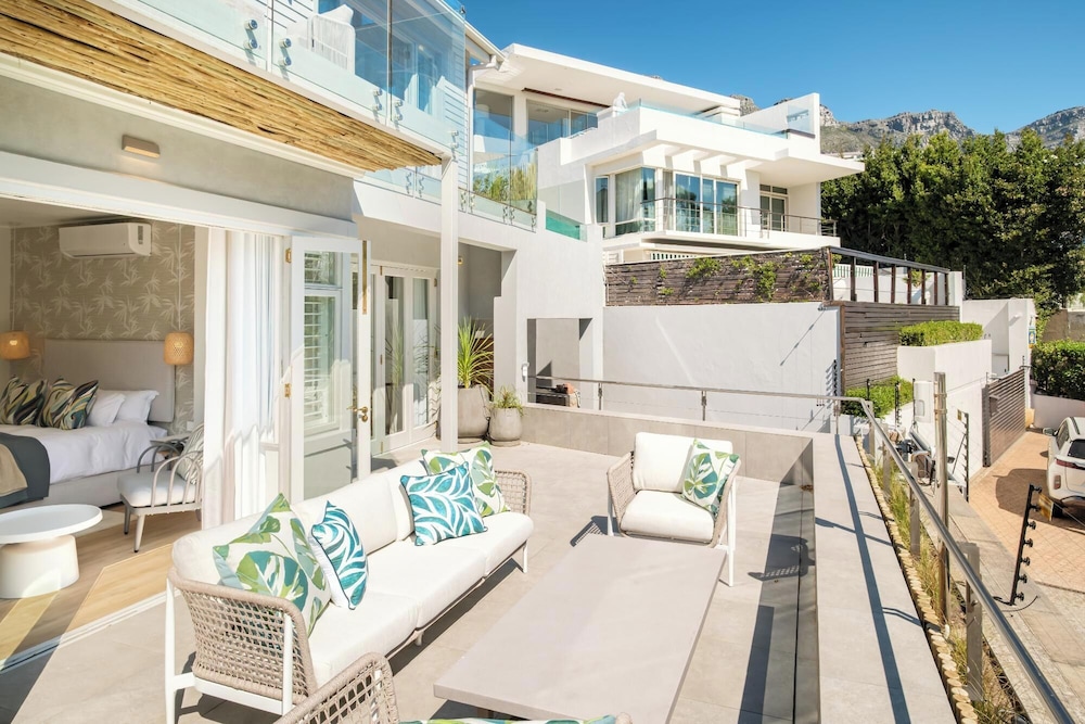 6bed Villa by Camps Bay Beach Seven the Drive