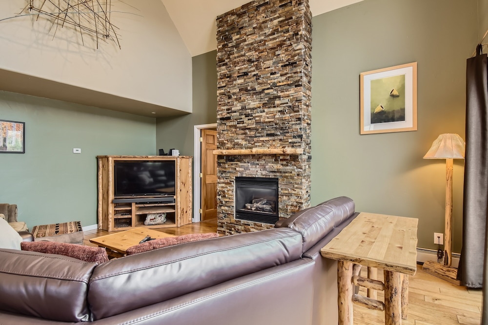 Summit County Vacations - 42 Burgundy 4br 3.5ba 4 Bedroom Townhouse by RedAwning - Property Image 45