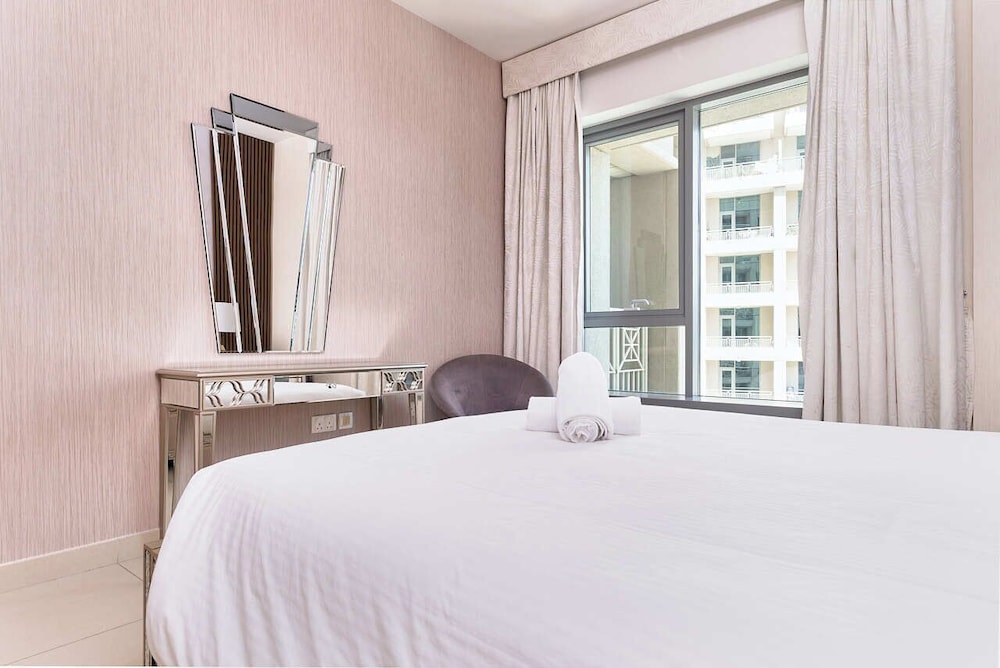Bellavista-Striking-1Bedroom with Annex