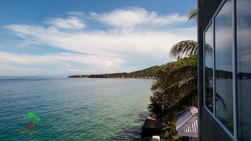 Jaynet Oceanview Resort