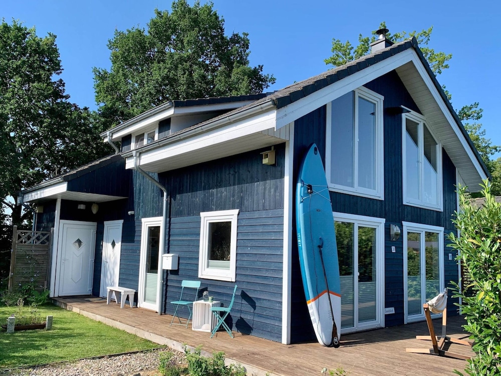 Lovely Holiday Home in Dummer Near Lake