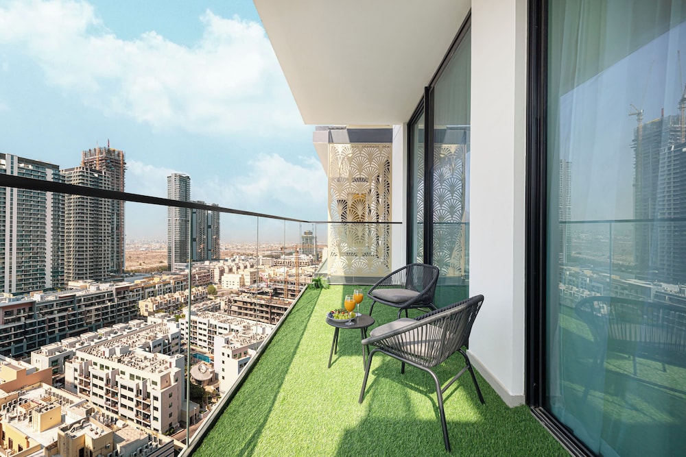 Binghatti Suites by Hostiva - City View