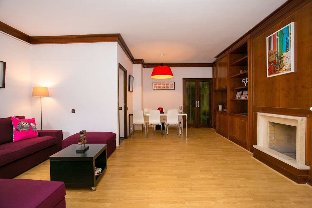 Apartment With Large And Private Terrace