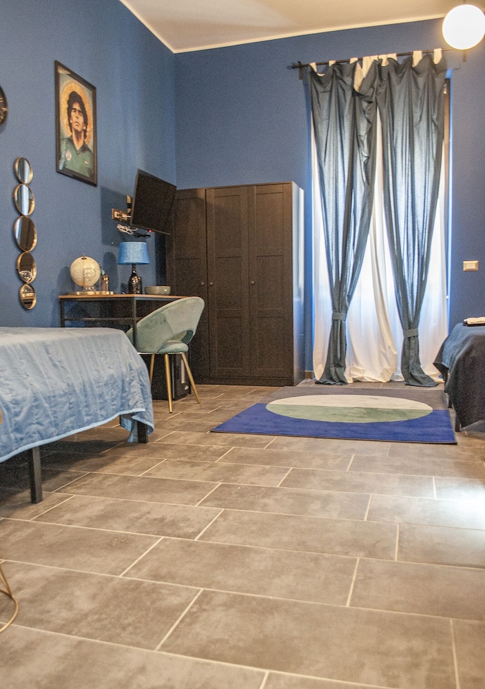 LH 51 Neapolitan Rooms