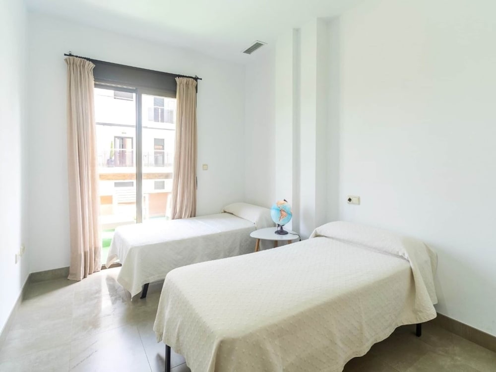 Spacious Apartment With 2 Terraces