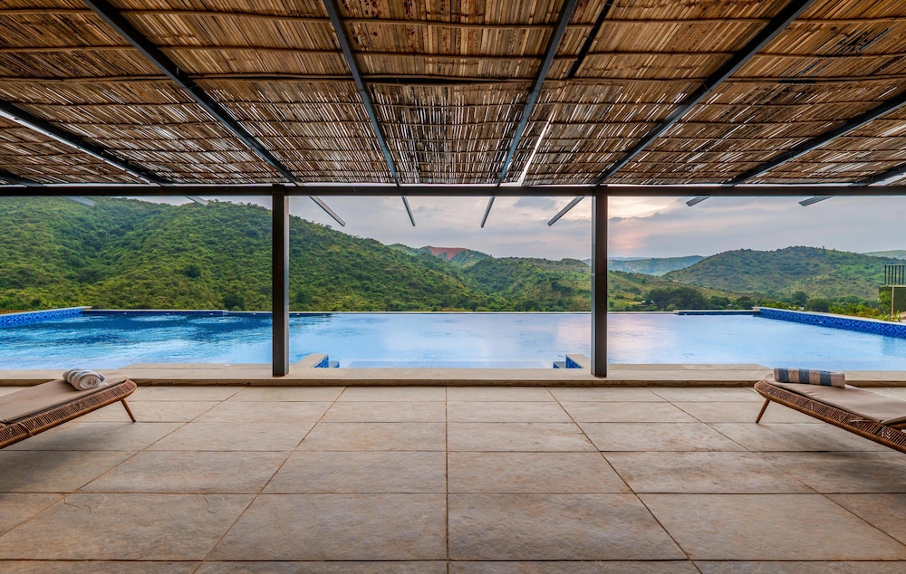 Nanda Hill Resorts