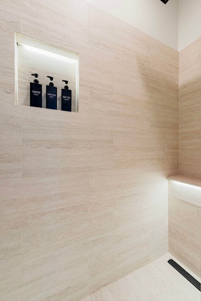 Luxury 2BR Condo in Wicker Park