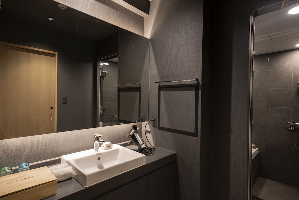 Narita Vacations - WAQOO Naritasanmonzen - Property Image 1