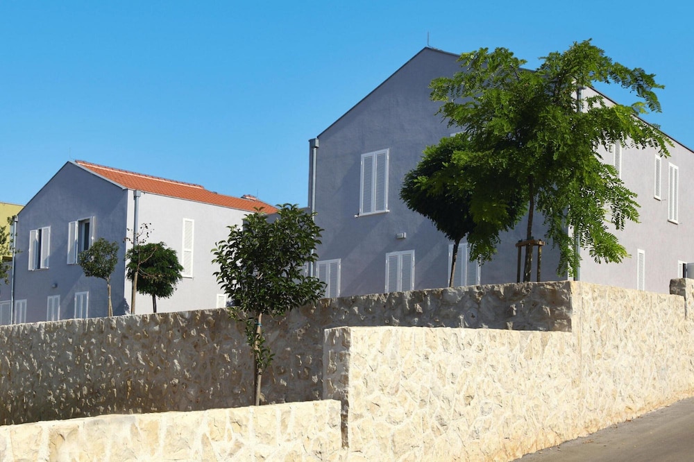 Apartments in Villas Punta Skala With Beachpool