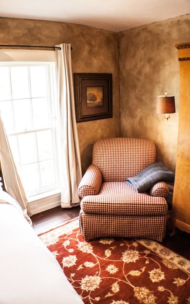 Judson Heath Colonial Inn