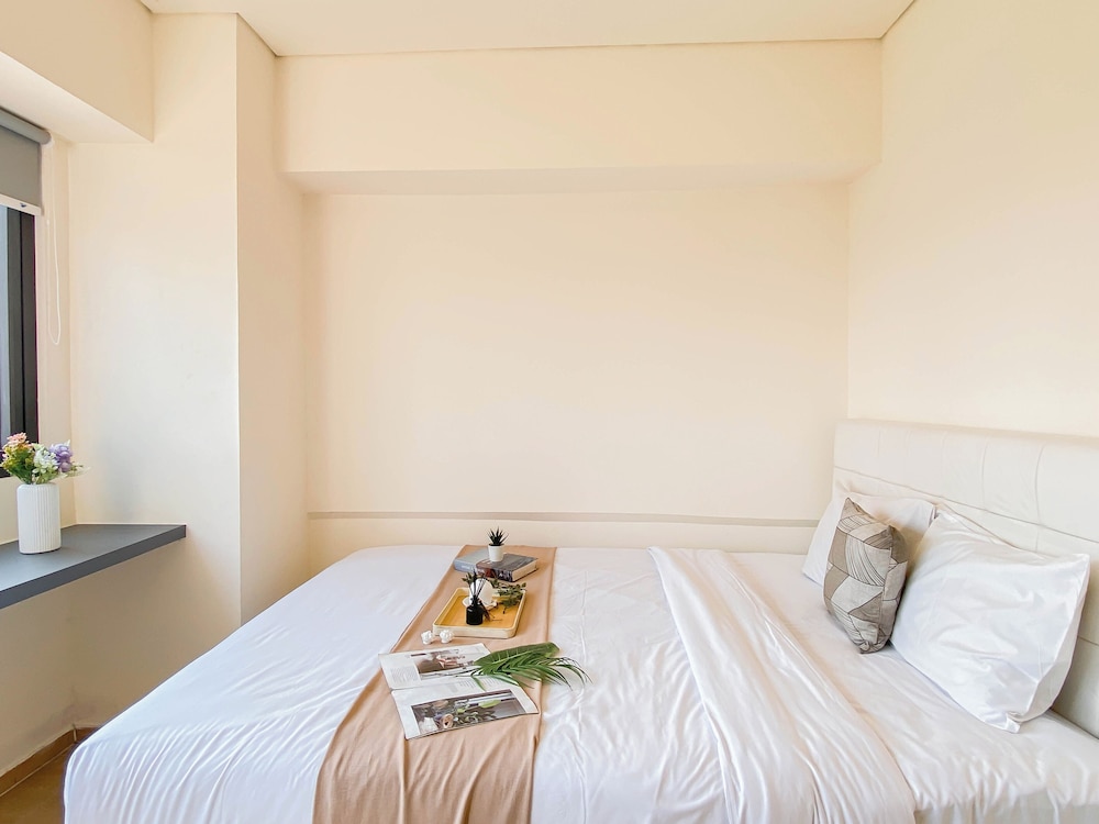 Good Deal 2Br At Meikarta Apartment