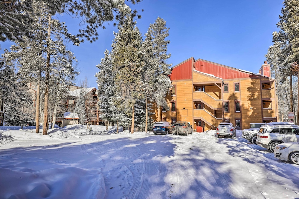 Breck Condo w/ Hot Tub Access: Walk to Main St! view 3
