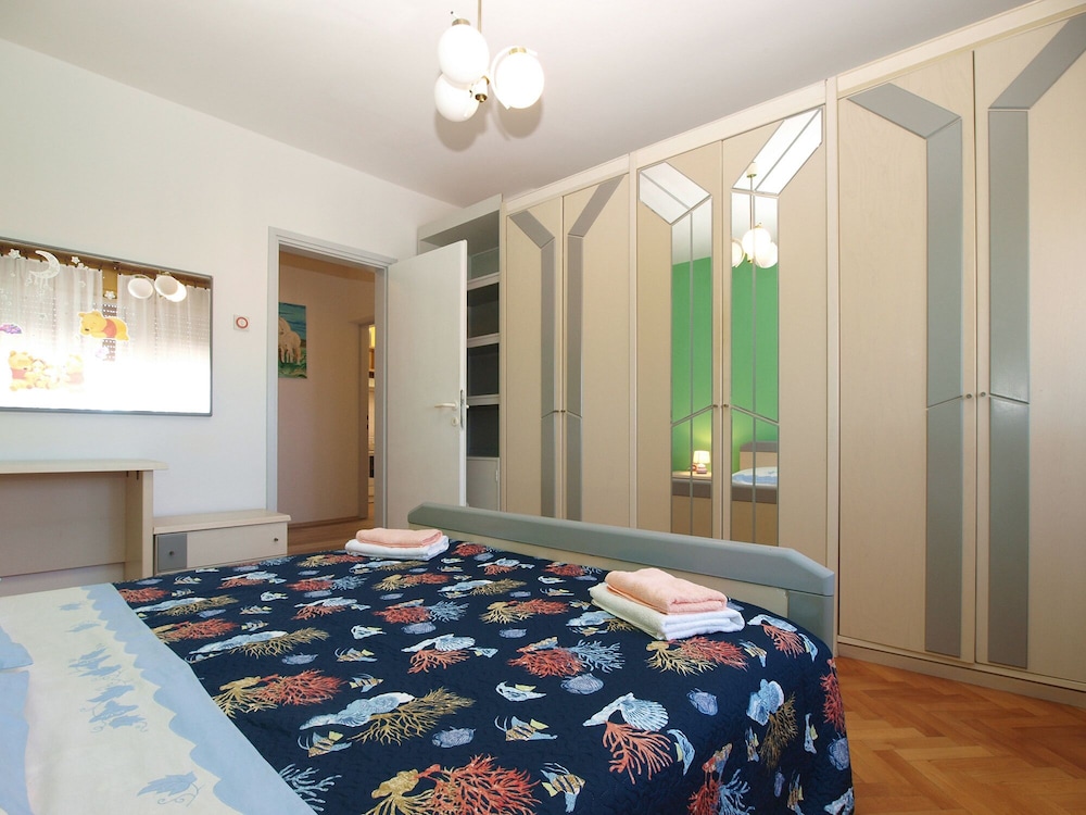 Apartment 1922 view 2