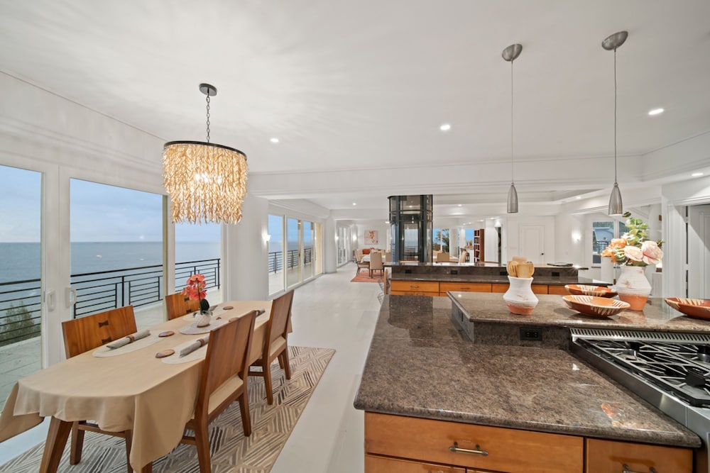 Waterfalling Estate in Ninole