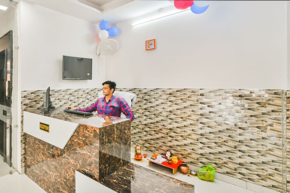 Lobby & Reception