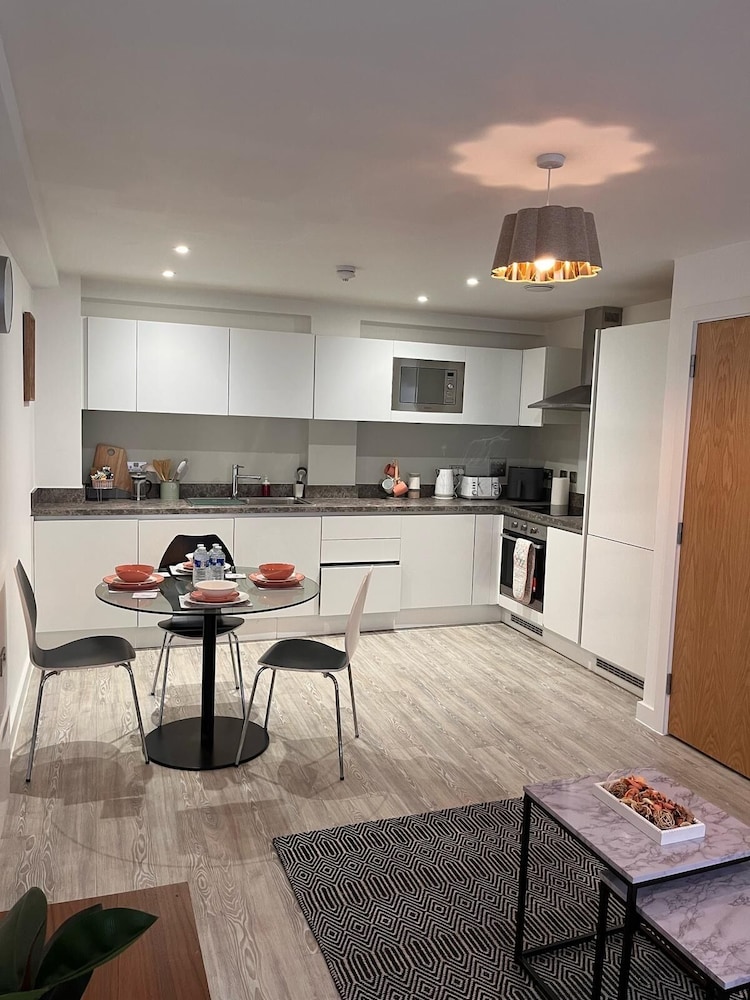 2 Bed Apartment in Salford