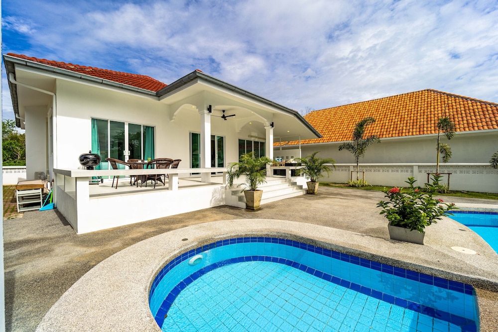 4 Bedroom Private Pool Villa - OV10 view 4