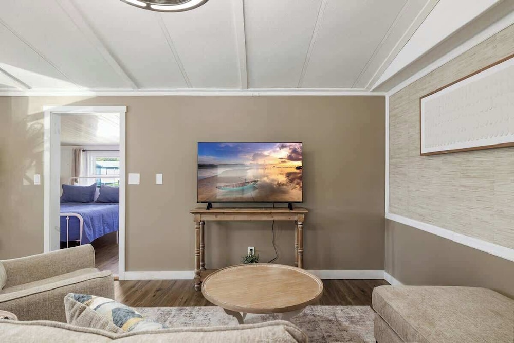 3 Bedroom, Comfy Home Dade City, Gated Community