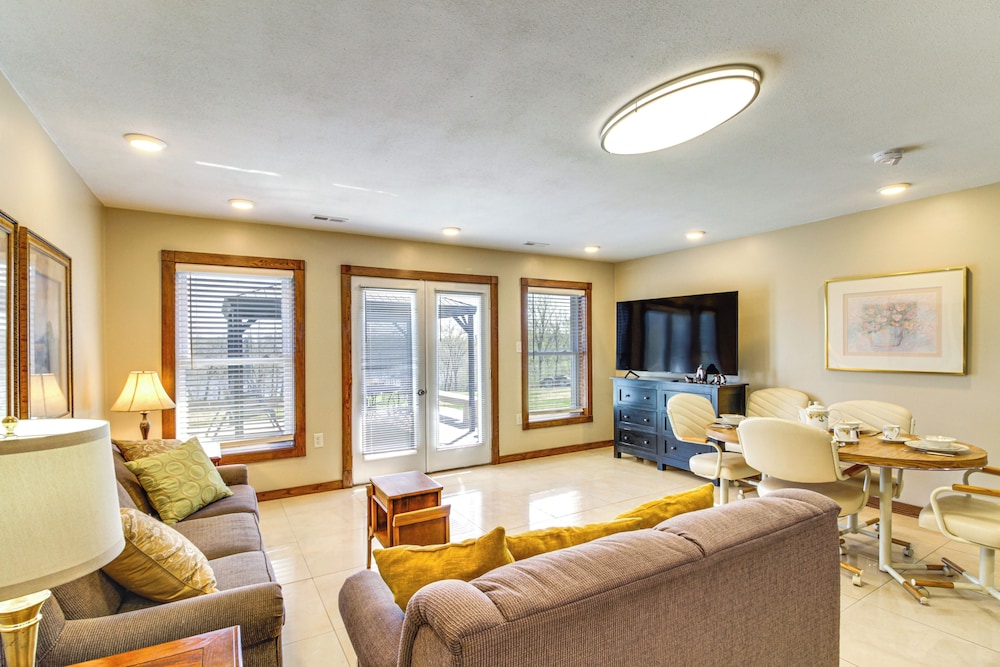 Lakefront Family Home w/ Boat Dock in Underwood