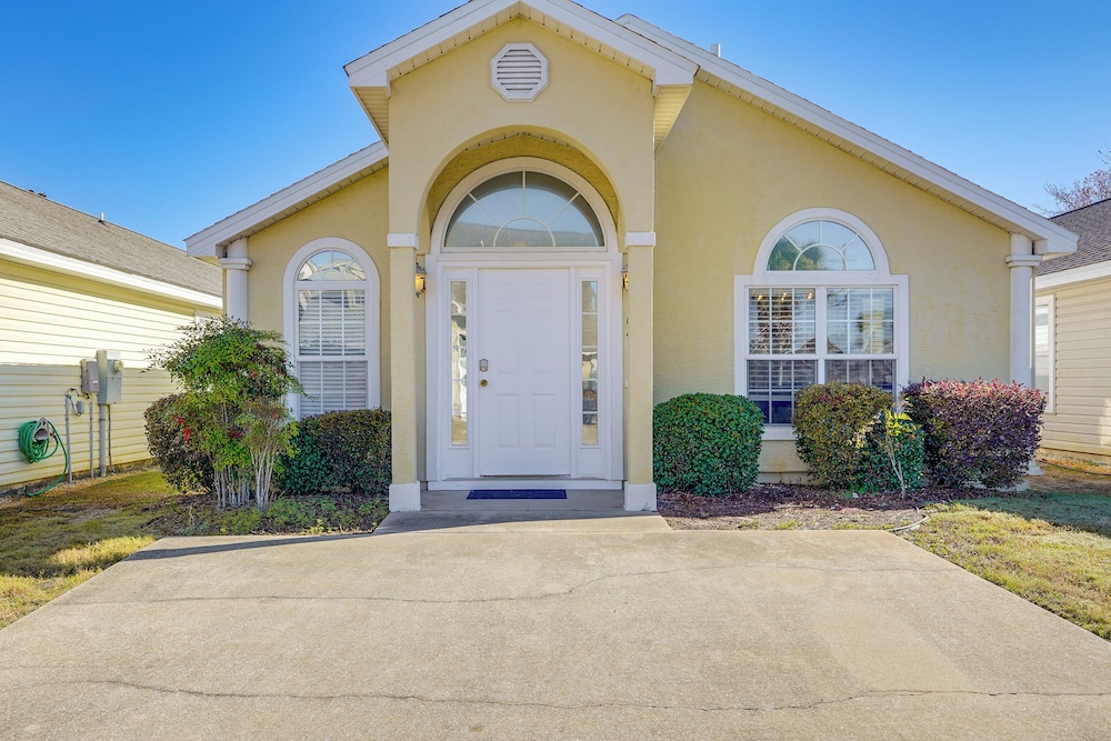 1 Mi to Gulf: Home w/ Patio & Pool Access in Pcb!