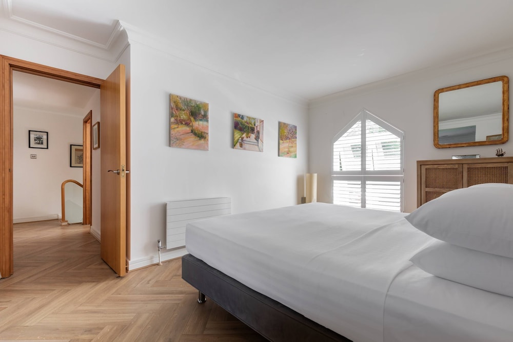 West Heath Road by Onefinestay view 2