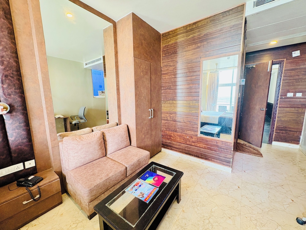 The Bay Suites Puri With Sea View