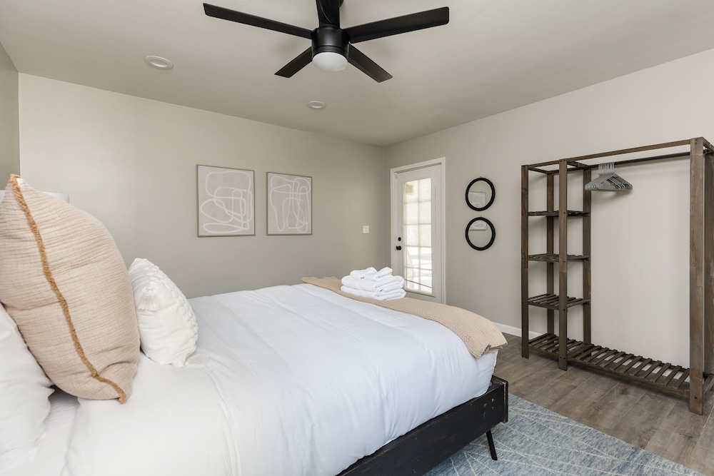 Sereno - Sparkling Pool - Near Scottsdale Quarter