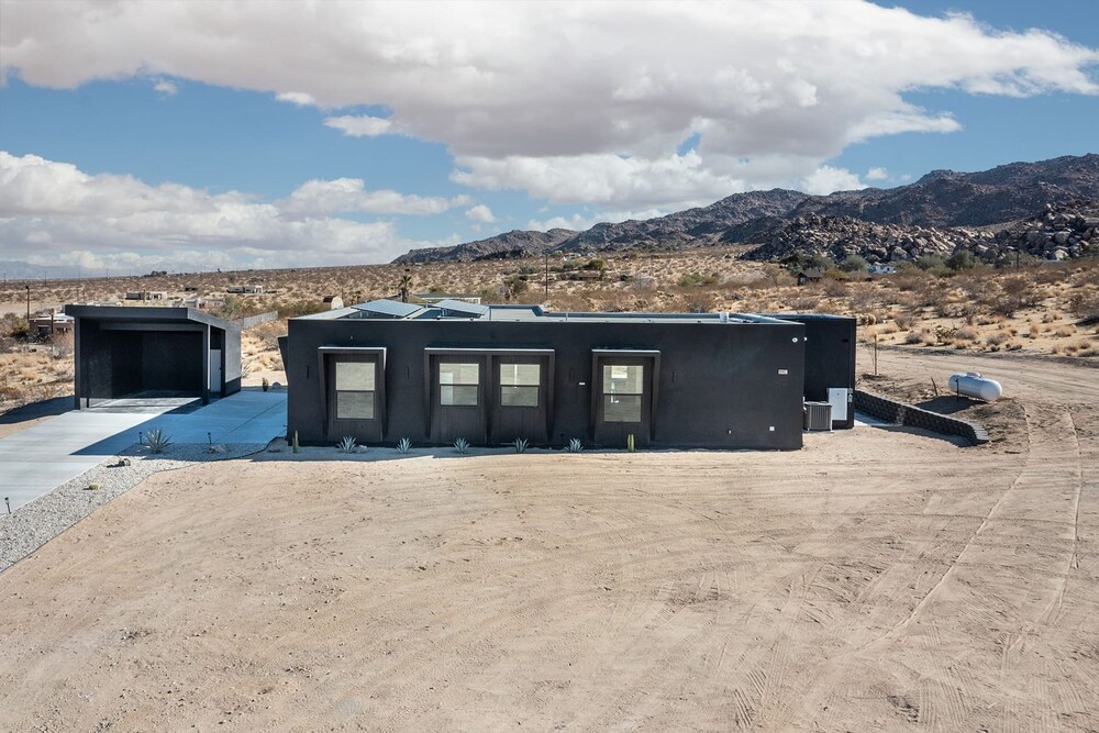 Luxe Modern Escape w Pool Hot Tub Firepit Desert View Lassen by Avantstay