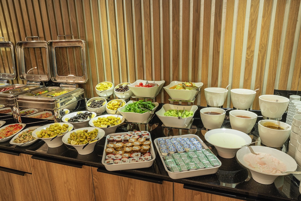 Ayramin Deluxe Hotel - Image 29