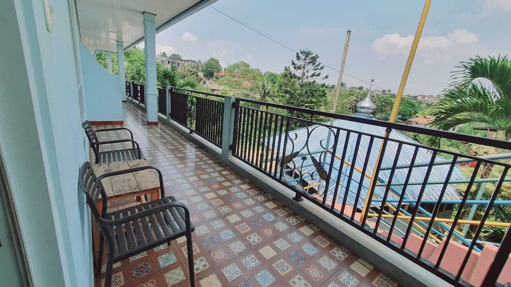 Aries Biru Hotel & Villa