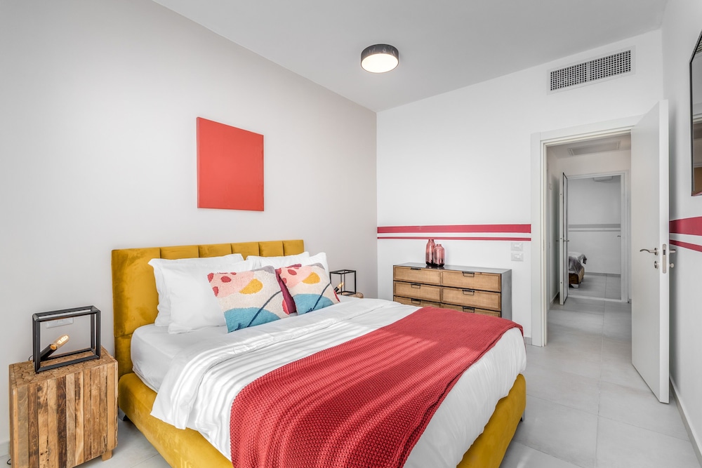 Stylish New 2BR Jaffa Near Setai Hotel view 5