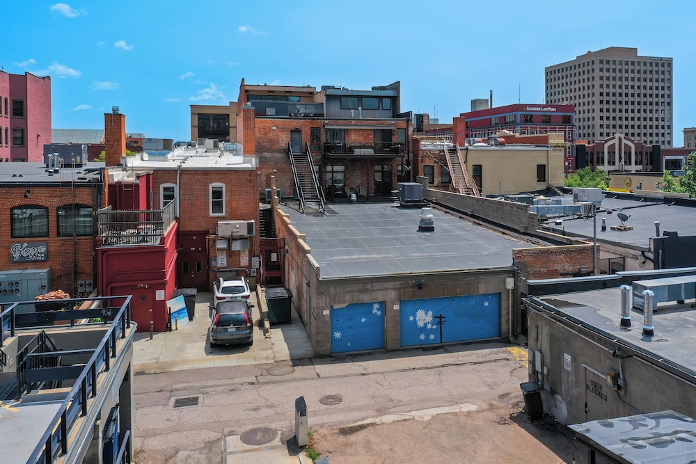 Mid-Downtown Marvel
