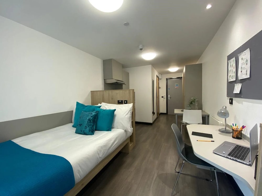 Student Only Swanston House